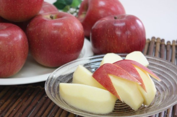 画像1: りんご３kg（9〜11玉） (1)