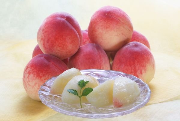 画像1: ハウス桃　１kg　 (1)